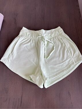 Lululemon Softstreme High Rise Shorts, Light Green, Size 4